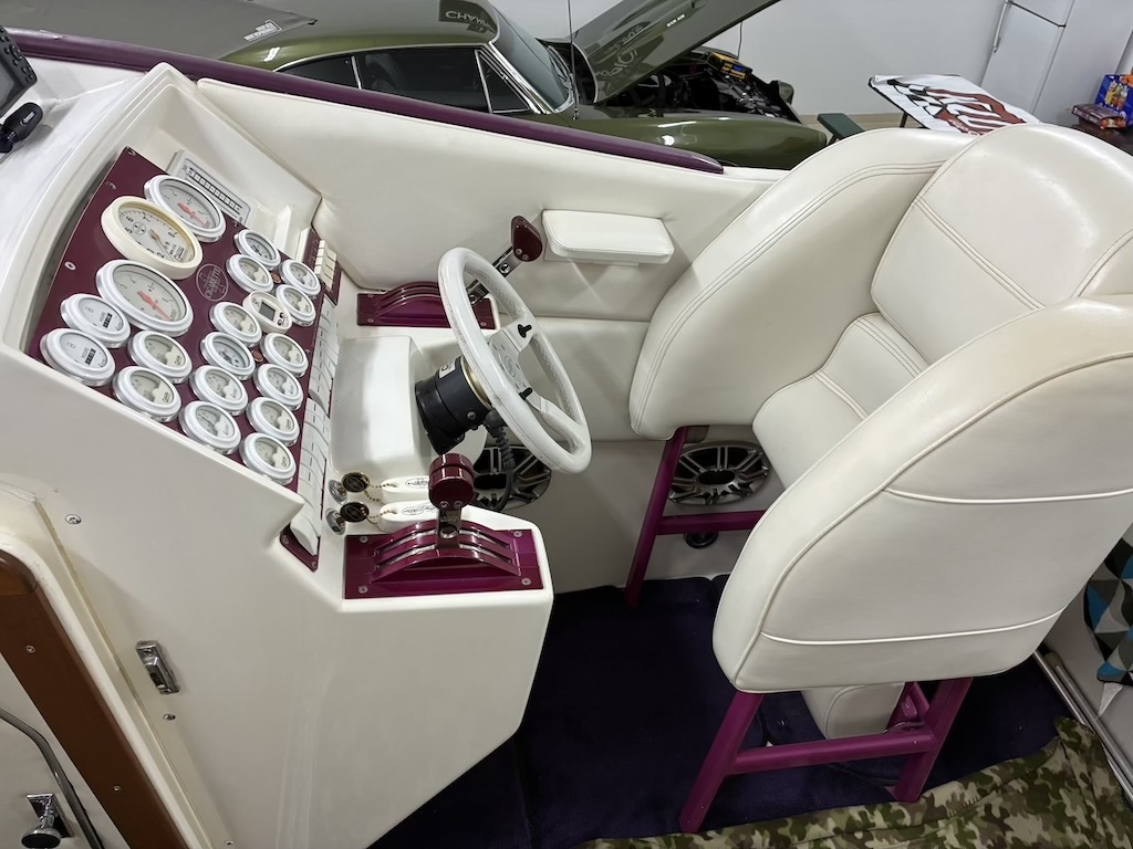 Boat image 8 - 1994 Cigarette 350 Cafe Racer