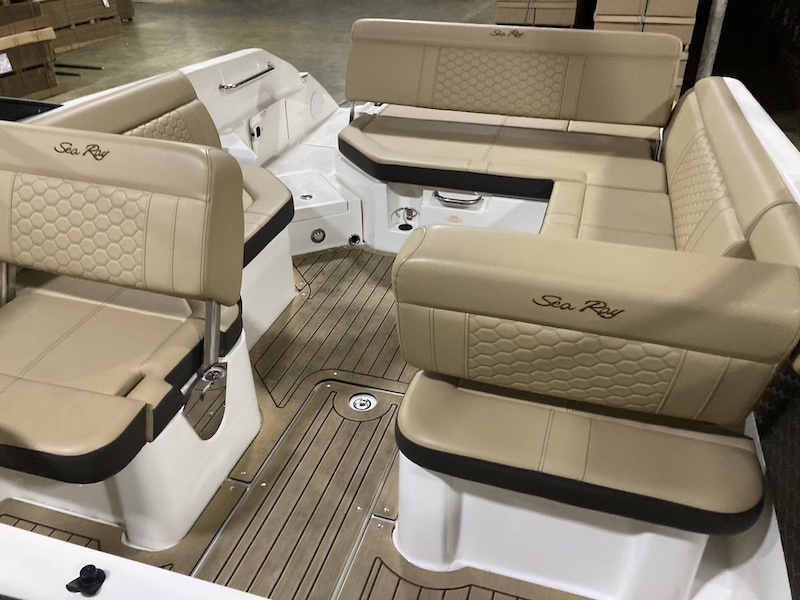 Boat image 11 - 2022 Sea Ray 250 Bow Rider