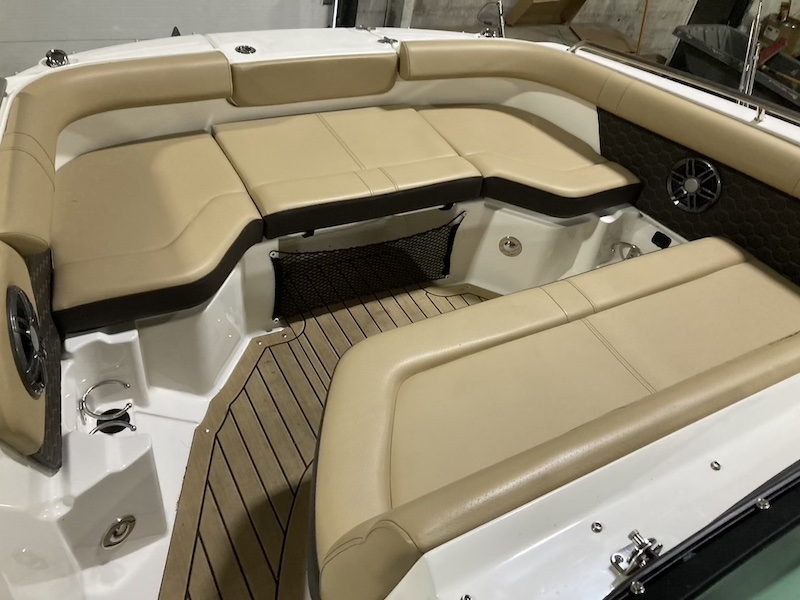 Boat image 12 - 2022 Sea Ray 250 Bow Rider