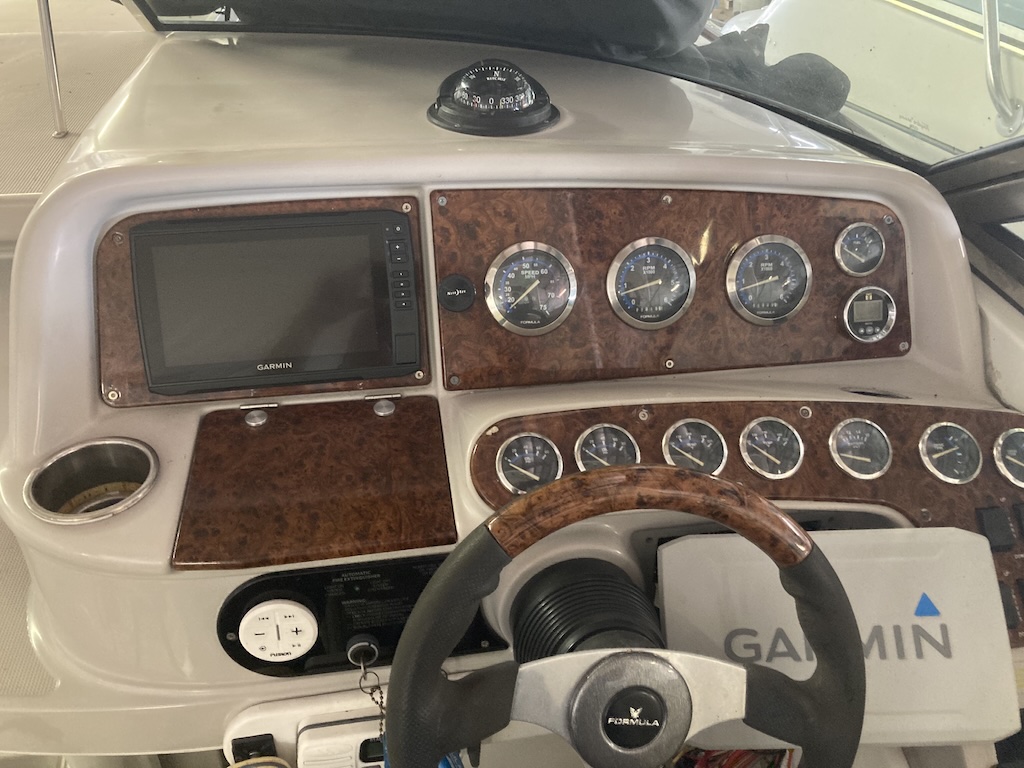 Boat image 1 - 2004 Formula 330 SS – Twin 383 MAG Strokers