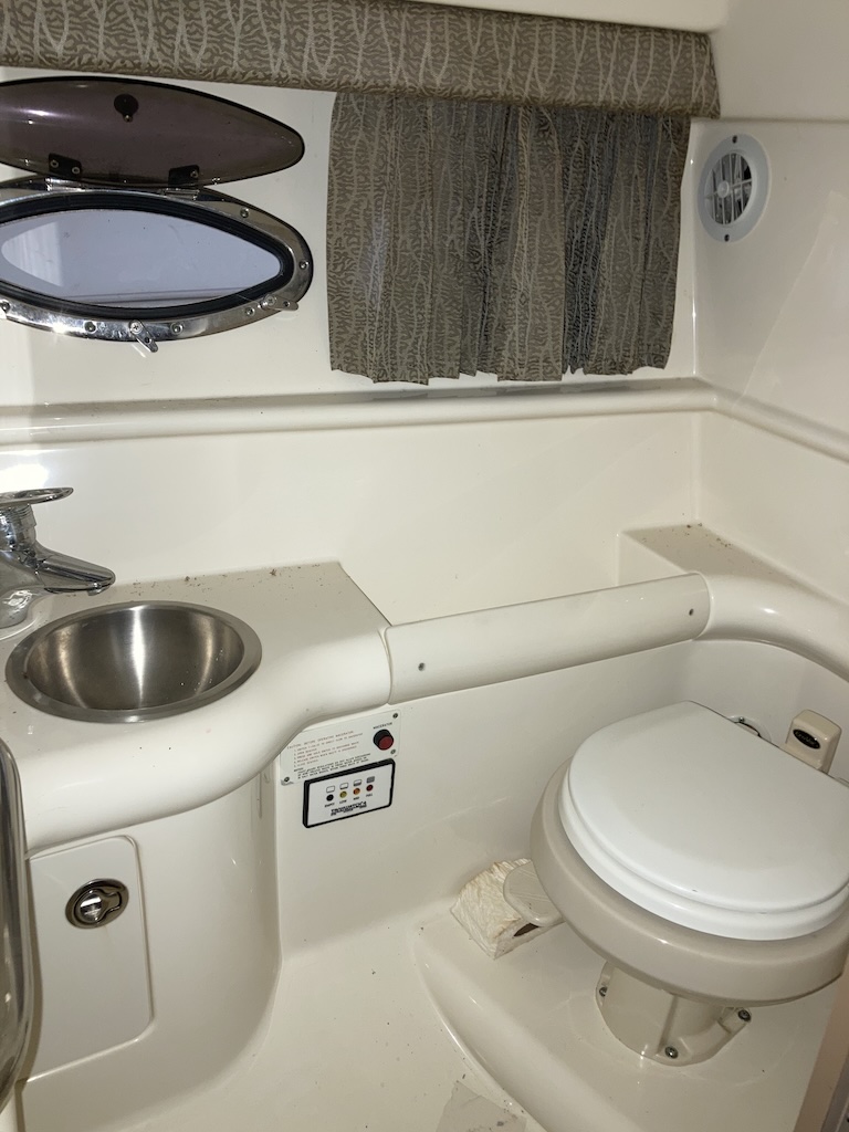 Boat image 4 - 2004 Formula 330 SS – Twin 383 MAG Strokers