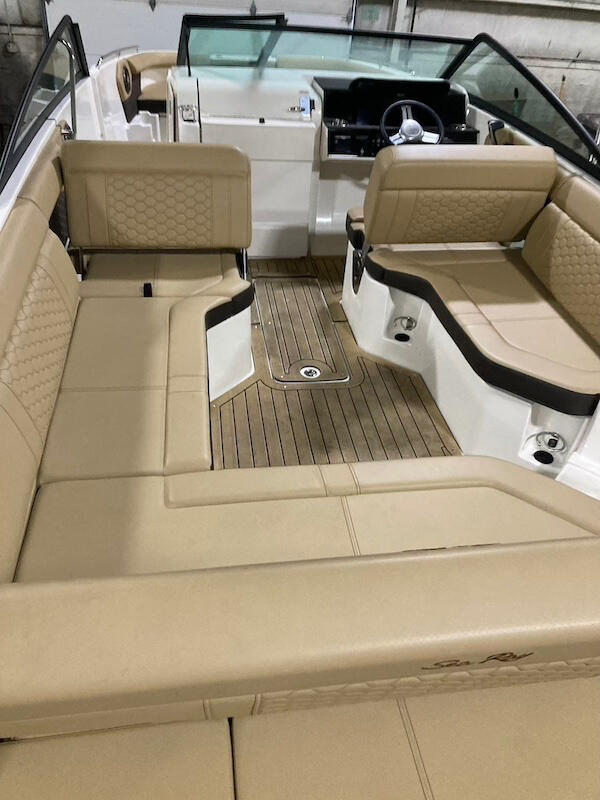 Boat image 3 - 2022 Sea Ray 250 Bow Rider