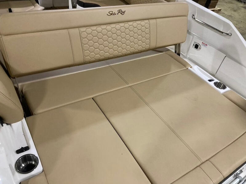 Boat image 5 - 2022 Sea Ray 250 Bow Rider