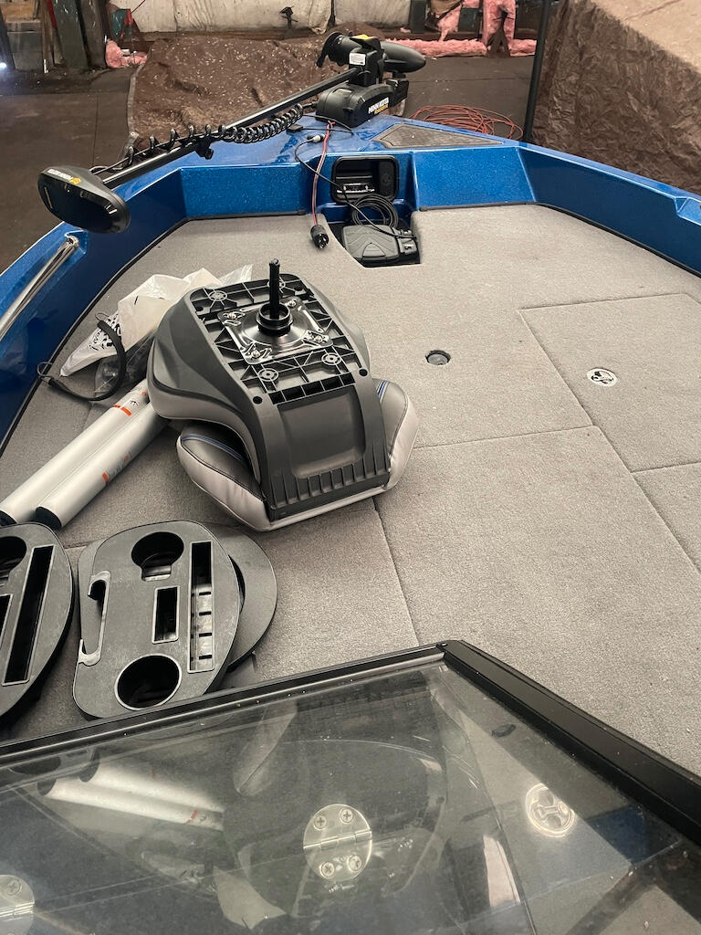 Boat image 4 - 2022 Tracker zv19